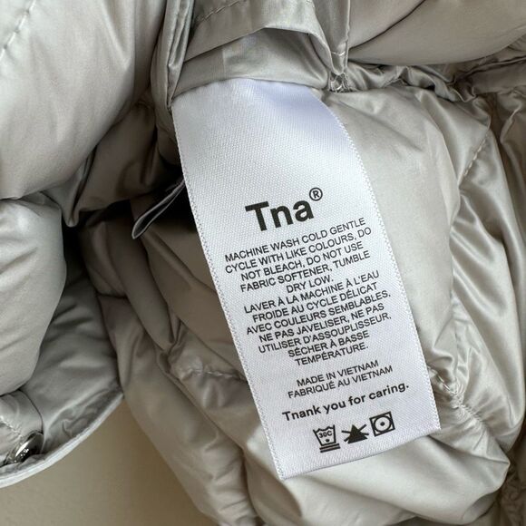 NWT Aritzia TNA Archive Quilted Premium Goose Down Gray Chrome Coat Size XS - Picture 9 of 12